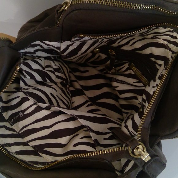 Linea Pelle Dylan Zip Shoulder Tote - Picture 6 of 12